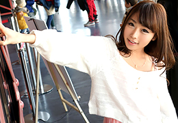 お人形のような関西弁美少女と水族館デート! 南野ゆきな