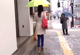 一人暮らしの女子大生を駅から尾行して自宅に入る瞬間を襲ってレイプ!