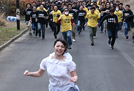 【捕まったら即中出し】No.1女優 上原亜衣 vs 素人100人!