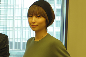 現在のMEGUMI(32)のおっぱいの位置wwwww