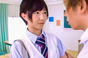 相原翼 と学校中で中出しセックス!ボーイッシュな女の子の性の目覚めがエロい。