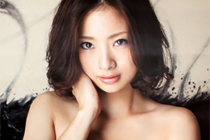 上戸彩 のおっぱいやばいな…。出産を経験して肥大化した推定Hカップ巨乳がすごい