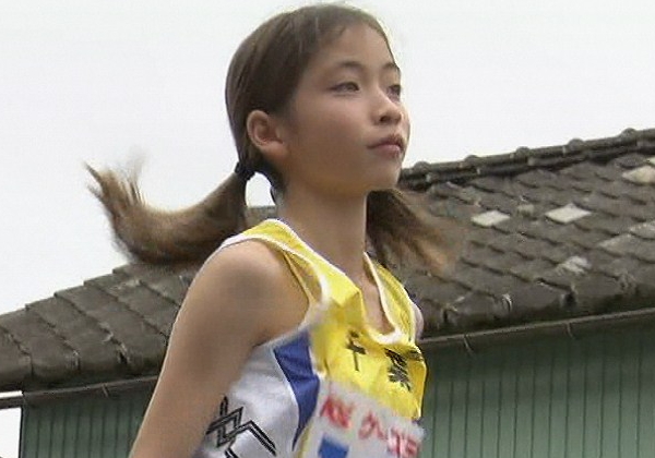 駅伝LIVE中継で股間や乳首を撮られたJKその1