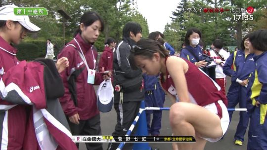 駅伝LIVE中継で股間や乳首を撮られたJKその2