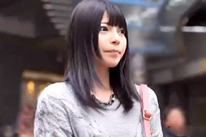 上原亜衣 黒髪の可愛らしい若妻をナンパ