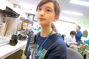 小池さら SOD女子社員史上No.1の笑顔と可愛さ。入社1年目のカメラアシスタントがAVデビュー!の画像です