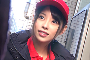 宅配ピザで来た可愛いアルバイト店員を媚薬チンポで待ち伏せレイプ!