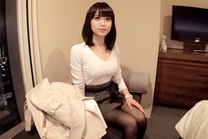 お花柄のTバックが可愛い美人OL(25)をホテルでハメ撮り