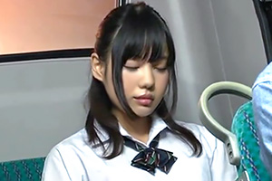 森田まゆ バスで少しうたた寝してしまった美少女JKの末路・・・