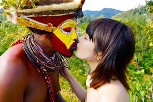 橘花音 パプアニューギニアの原住民に日本のエロ文化を教えた結果・・・