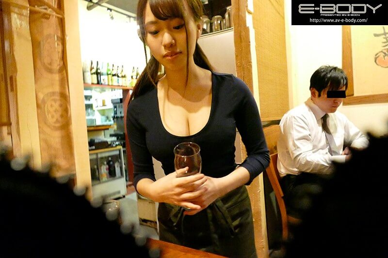 相沢夏帆 居酒屋で働くスーパー美巨乳Gカップ看板娘