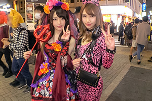 【渋谷ハロウィン当日】ピンク女豹の巨乳ギャルと小悪魔セクシー美女2人組をお持ち帰りした4PSEX動画