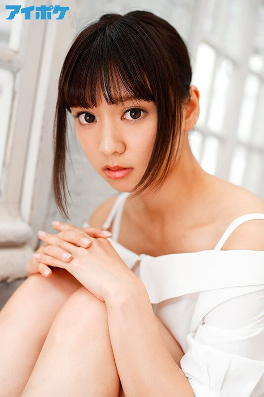 もなみ鈴 19歳の幼くも力強い大きな瞳の少女AVデビュー！