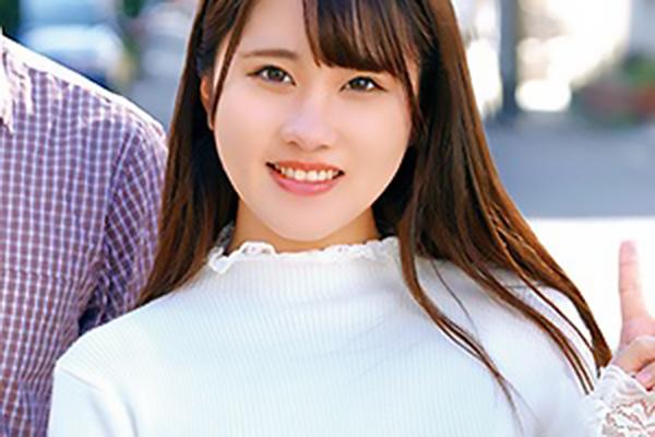 りの 童顔で可愛い素人女子大生がチンポをじゅぼフェラ！騎乗位挿入で激しいグラインド