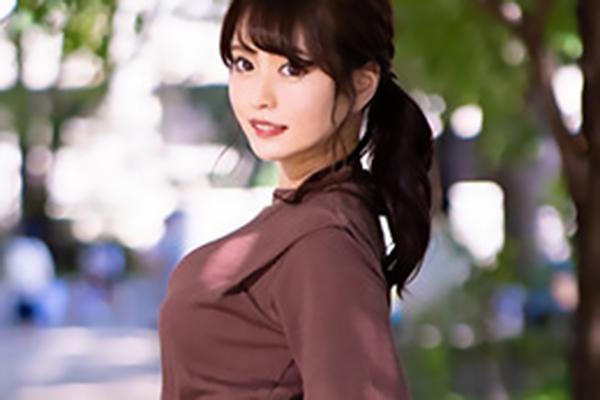 日乃ふわり 昼間から不倫セックスしちゃう巨乳妻！フル勃起したチンポをじゅぼフェラ