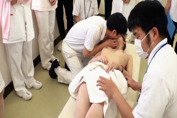 羞恥 生徒同士が男女とも全裸献体になって実技指導を行う質の高い授業を実践する看護学校実習2021 Post15