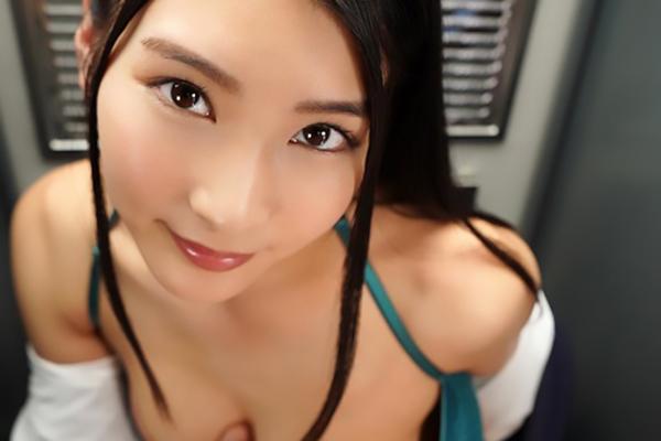 【VR】本庄鈴 超絶美人な先輩OLとロッカー内で密着性交！肉棒をぶち込みイチャラブセックスの画像です
