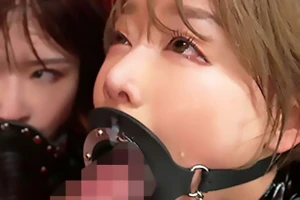 改造玩具を口に装着させられた美女が…フェラホールとなってご奉仕する！ 辻井ほのか 浜崎真緒