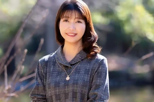 快楽を求めた五十路人妻がAVデビュー！他人棒を夢中でフェラする 渋川あかり