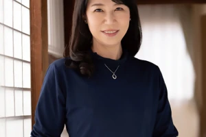 工藤亜沙美 好奇心旺盛な六十路熟女妻のワキをベロ舐め。不貞ザーメンをたっぷり中出し