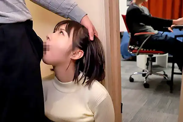 生徒の父親に性処理ペット扱いされる美人家庭教師。廊下に呼び出されフェラさせられる 兒玉七海