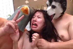 動物のマスクを被った男たちが次々に挿入!美少女をひらすら輪姦しまくる 松井日奈子