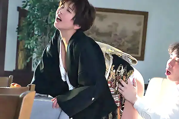 艶やかな着物姿の人妻が娘婿に襲われて…静まり返った披露宴会場に喘ぎ声が響く 桐岡さつき Post155