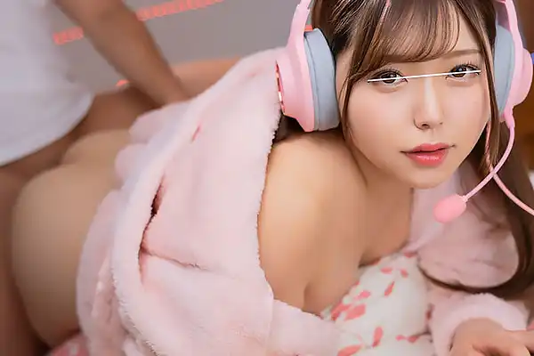 ゲーマー妹の誘惑炸裂！兄の愛に乱れる！ 藤崎彩花