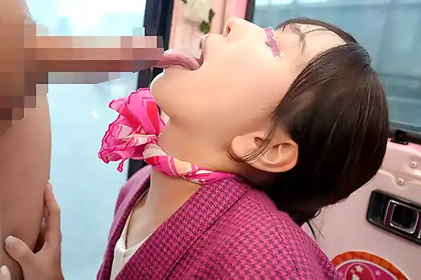 【マジックミラー号】品格漂う美容部員がノーハンドフェラに挑戦！押し切られて騎乗位SEXに突入する Post155