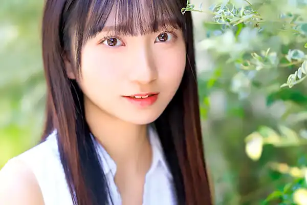 清楚な黒髪美少女がAVデビュー！頬を染めながら見せる初オナニープレイ 皆川らん