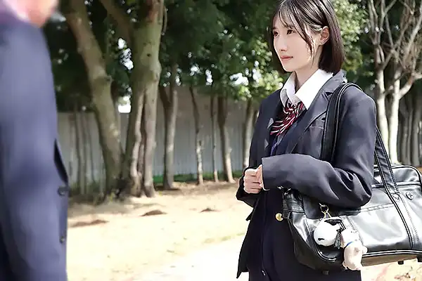 豪雨に見舞われたJKと教師がラブホテルで雨宿り–教え子の誘惑に屈して一線を越えた夜 青葉はる