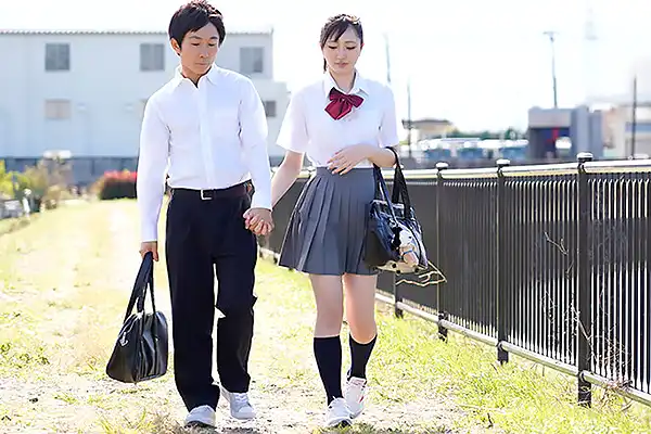 ポニーテールが眩しい陸上部の彼女！ヤバい先輩に捕まってフェラご奉仕を強要される 永野鈴 Post155