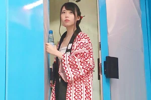 【マジックミラー号】お祭り大好きな女子大生が赤ふんどしで美尻を晒して…駅弁ファックでイキ狂う！