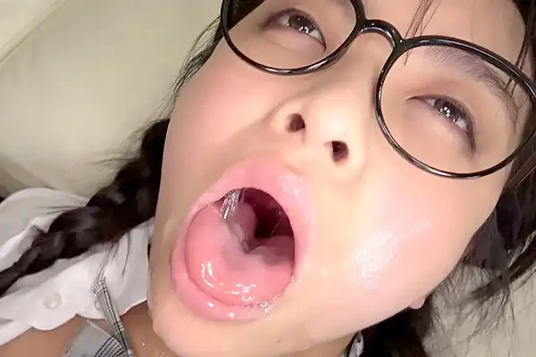 最悪のNTR映像で絶望…ずっと大好きだった美少女がオヤジちんぽをイラマチオ
