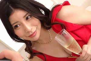 永野つかさ 野外で着替えていた巨乳のお姉さんをナンパ！激ピス立ちバックでハメ潮噴射