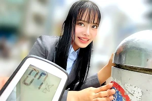 信販会社の美人OLとリモバイお散歩！人が多い連休中の街中でビクビク感じてしまう
