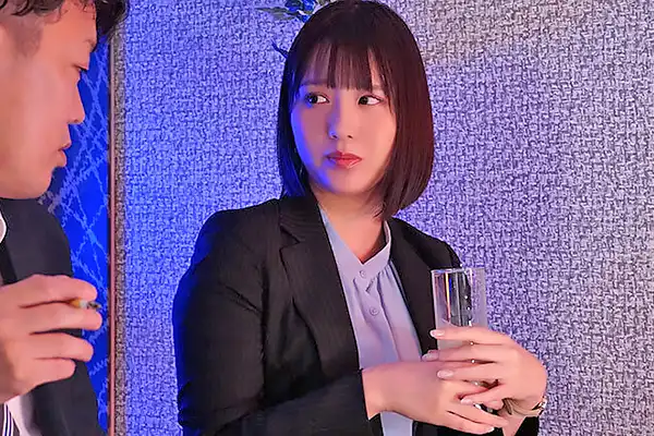 嫌いだったはずの上司に堕ちる巨乳OL！出張先の夜に手コキでご奉仕 兒玉七海