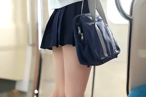 痴漢される快楽に目覚めた美少女JK。電車内で大量に潮吹きしてしまう 新木希空