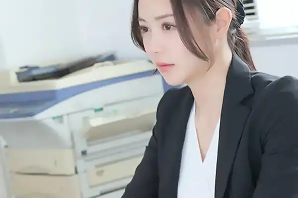 プライド高き女上司が堕ちる！無能部下の突き上げに喘ぎ乱れる 白峰ミウ
