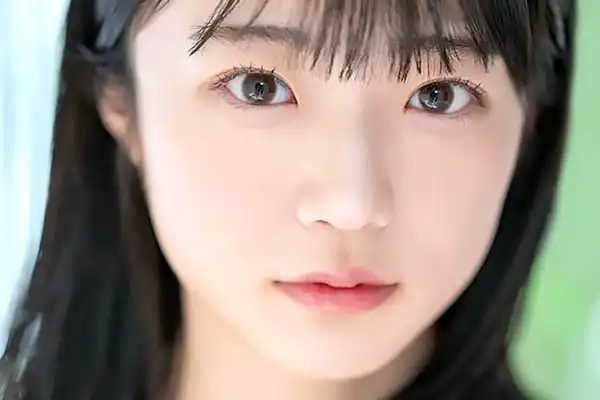 初々しさ全開の美少女が挑む初体験！デカチンを咥えて懸命にご奉仕する姿に胸が高鳴る 輝星きら