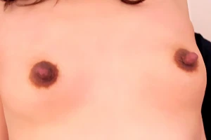 五十路の妖艶な人妻がAVに再登場。勃起乳首をじっくり愛撫されて恍惚の表情を浮かべる 根元あさみ