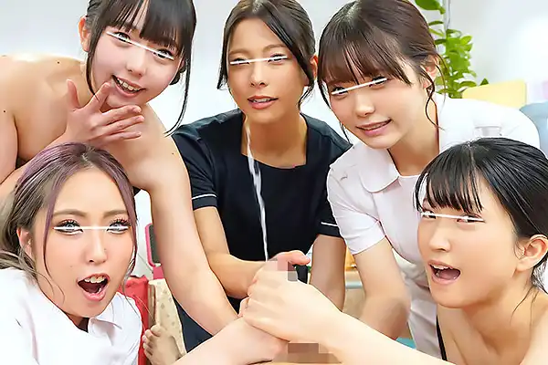 エステ実習で男は自分だけ！綺麗なお姉さんたちに囲まれ手コキ責めされるハーレムタイム