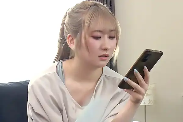 修理業者にカスハラする性悪ギャル–恥ずかしいポーズでベッドに拘束されてしまう–末広純 Post155