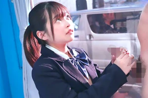 【マジックミラー号】エッチなゲームに失敗してしまった童顔JKが…彼氏以外のデカチンをフェラ！