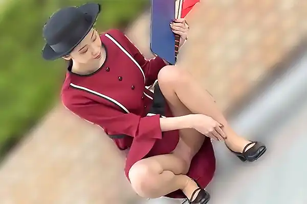 パンチラしてる美人バスガイドを休憩中に眠らせて…レイプ魔がそのまま連れ去って犯す