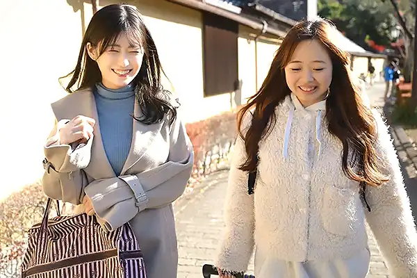 カップル旅行についてきた彼女のお姉さん–2人きりになった隙に巨乳を見せて誘惑してくる 柏木ふみか Post155