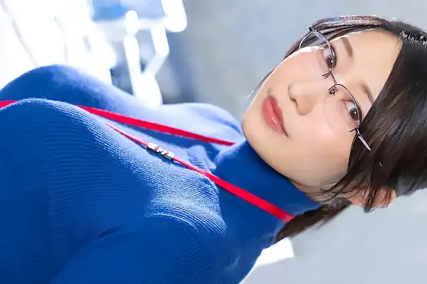 社内でも人気の美人秘書が…口いっぱいにデカチンを頬張ってフェラ！ 守屋よしの Post155