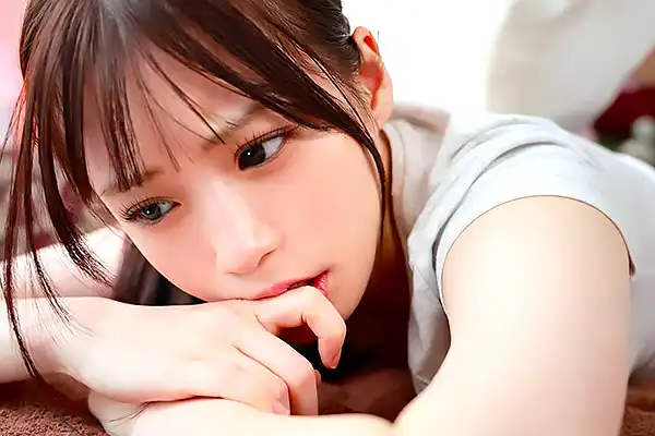 小さい頃から顔見知りのスポーツ整体師が美少女を襲う！一方的にピストンして顔射する 未歩なな