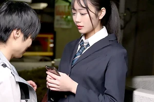 弟のために体を売る貧困家庭の制服美少女。チビのM男に乳首舐めでご奉仕する 明日葉みつは