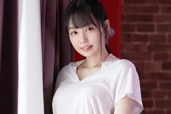 時田亜美 スレンダーな童顔の美少女がオジサン2人に3Pセックスでマンコ弄られまくって痙攣イキ